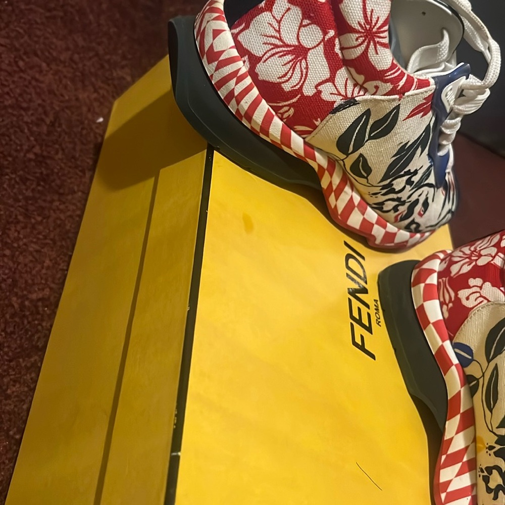 Size 35 fendi sneakers comes with box and dust bag